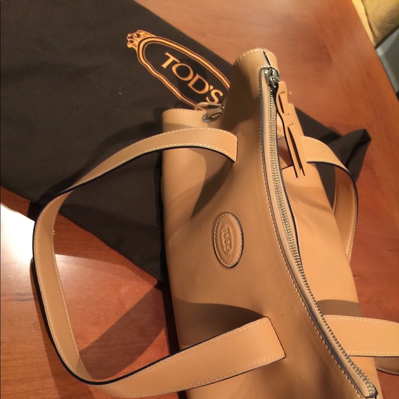 Tods lady’s purse - Picture 1 of 5